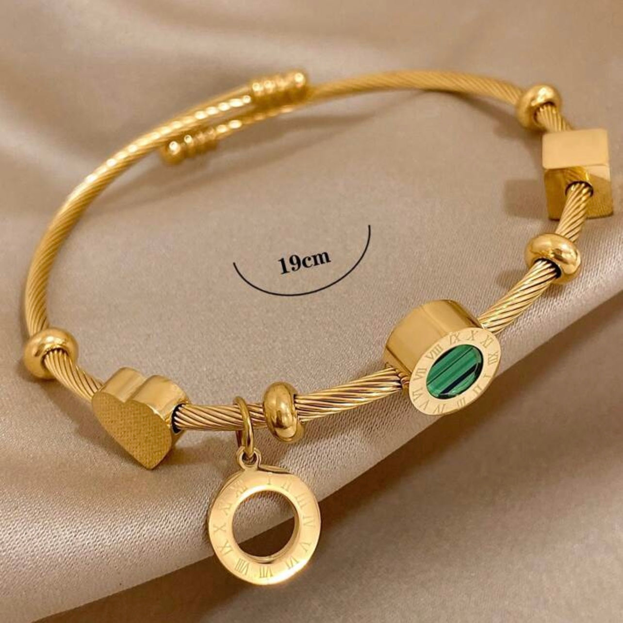 Gold Cable Bracelet with Green Roman Charm – Elegant Minimalist Design