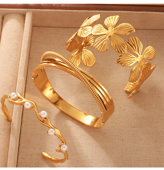 18k Gold Plated Simple Style Spray Flower Petal Titanium Steel Bangle In Bulk