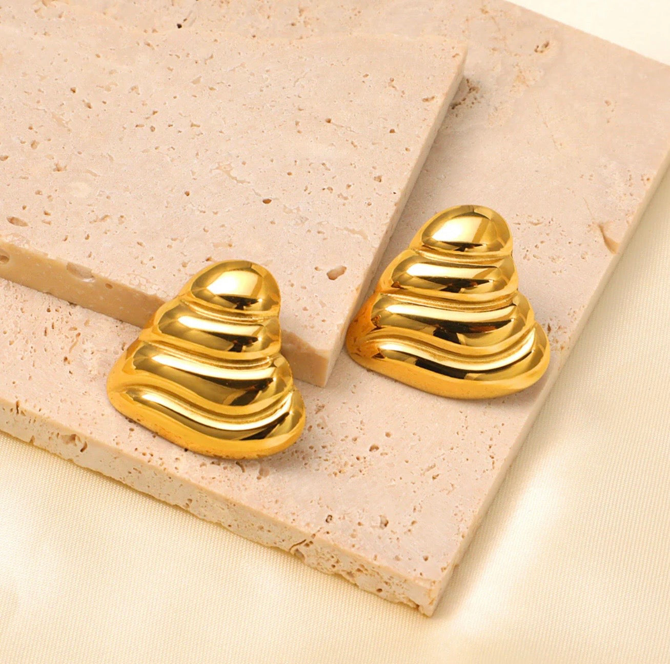 Sculpted Gold Heart Stud Earrings – 18K Gold Plated Stainless Steel