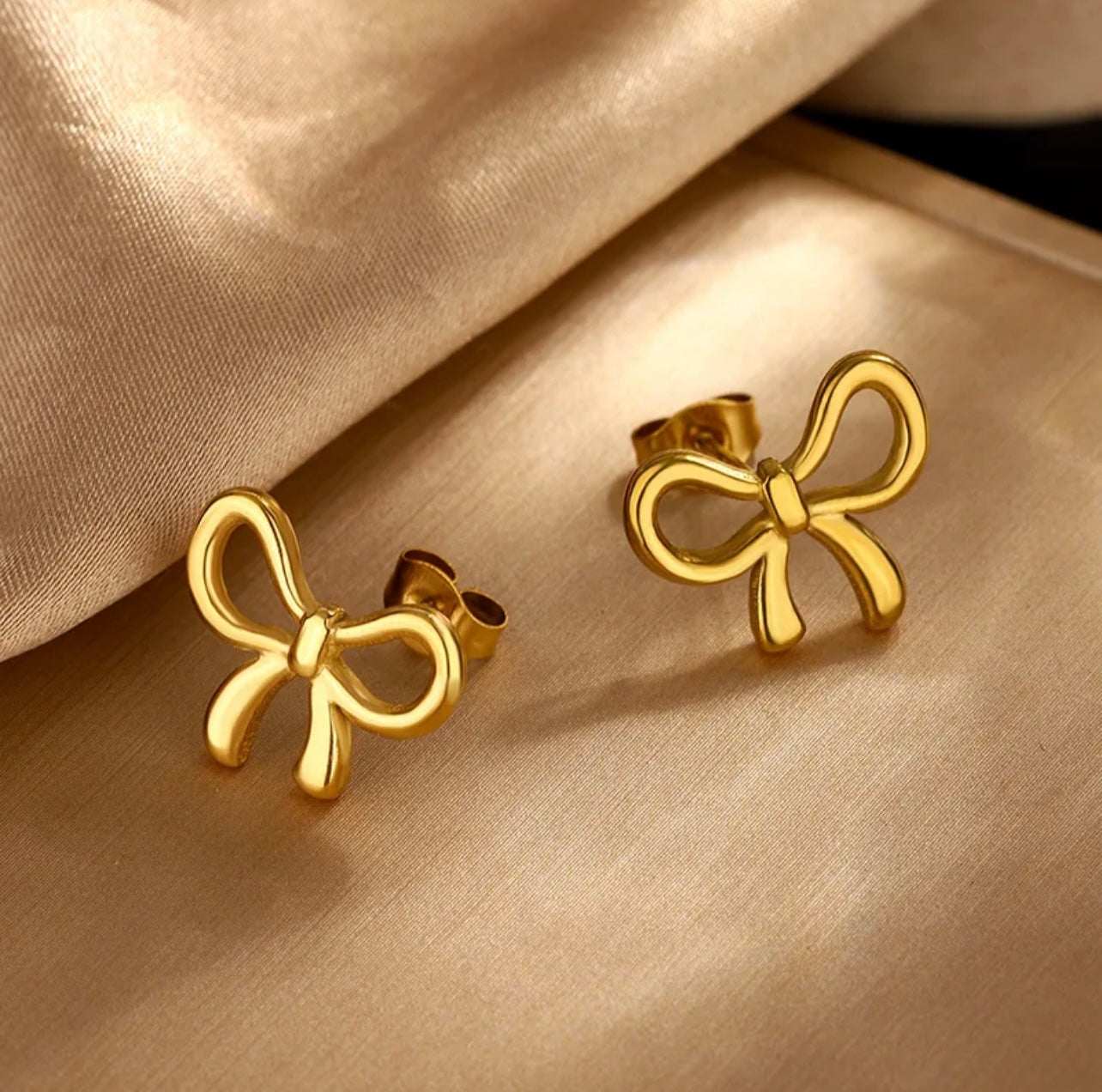 Golden Bow Set – Necklace & Stud Earrings Duo