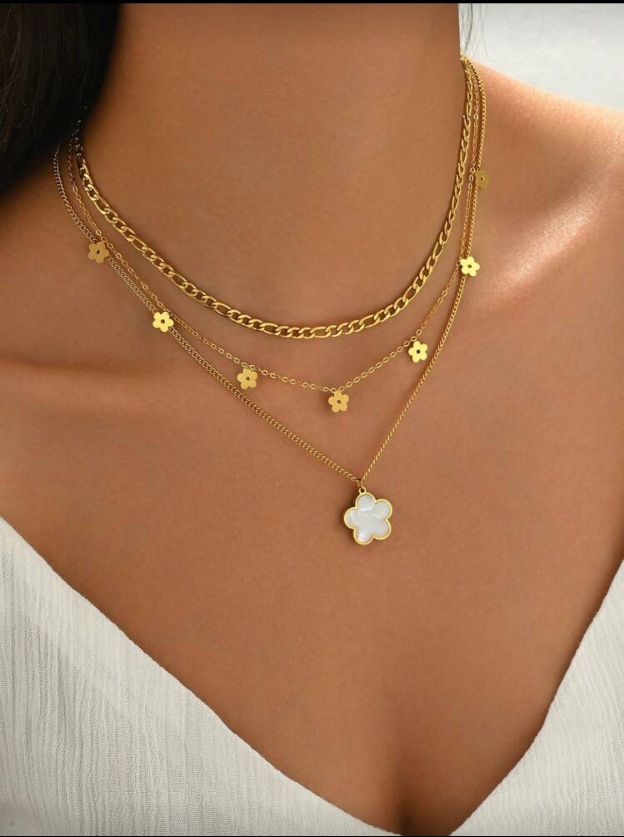 Gold Clover Layered Necklace – Elegant 3-Layer Chain with Flower Charms