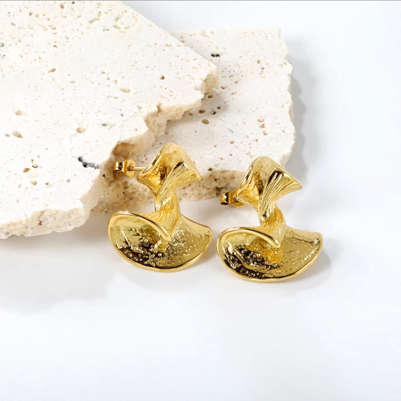 Abstract Gold Statement Earrings – Sculptural Fan Design