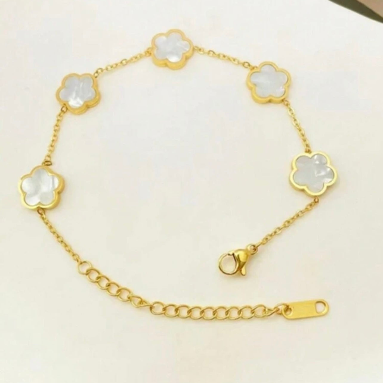 Gold Clover Mother of Pearl Bracelet | Elegant Minimalist Lucky Flower Chain