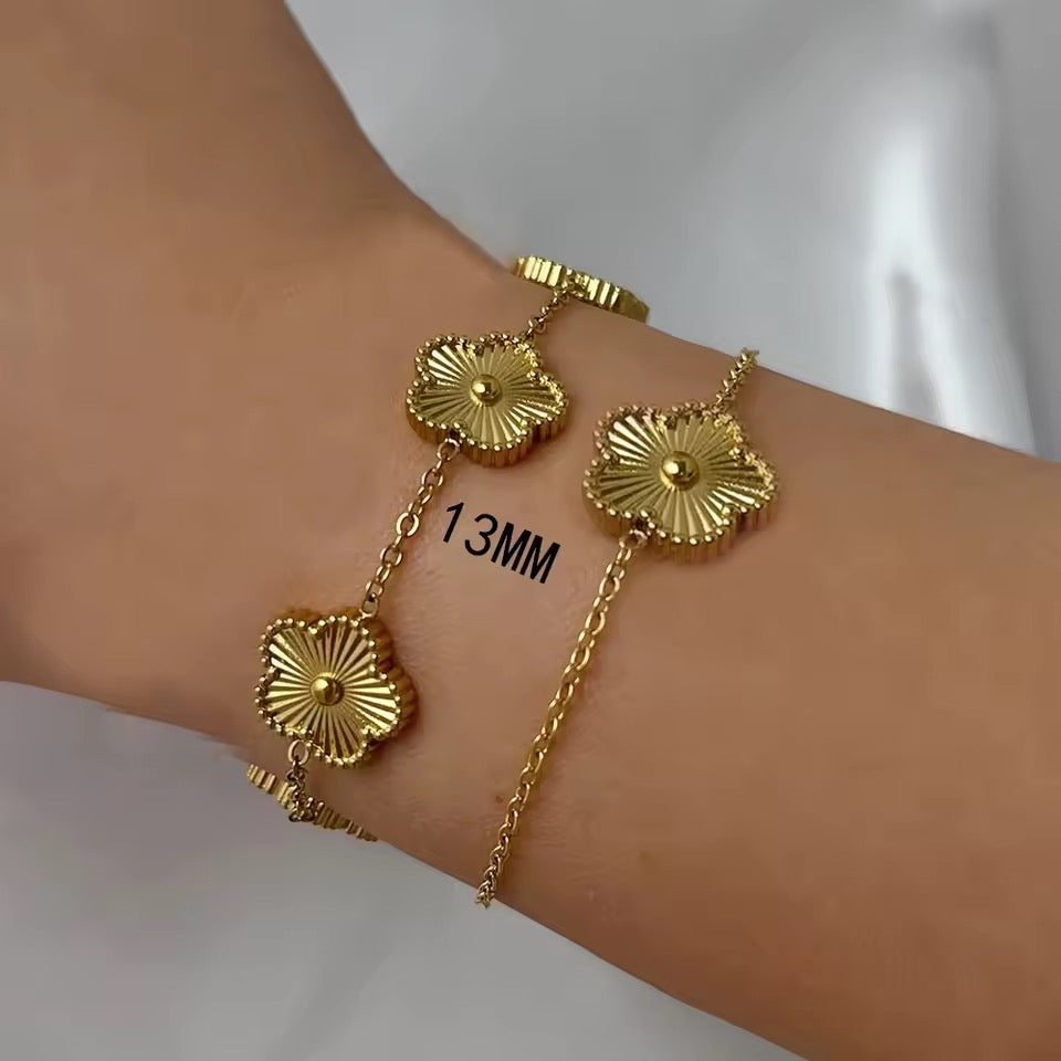 Golden Bloom Flower Bracelet – 18K Gold Plated Stainless Steel (Adjustable)