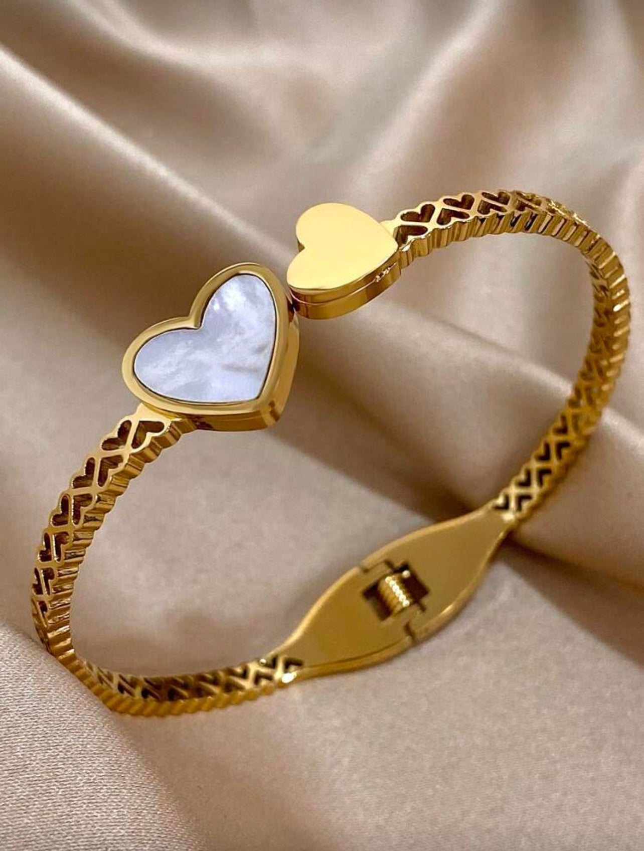 18K Gold Plated Heart Bangle Bracelet – Mother of Pearl Romantic Jewelry