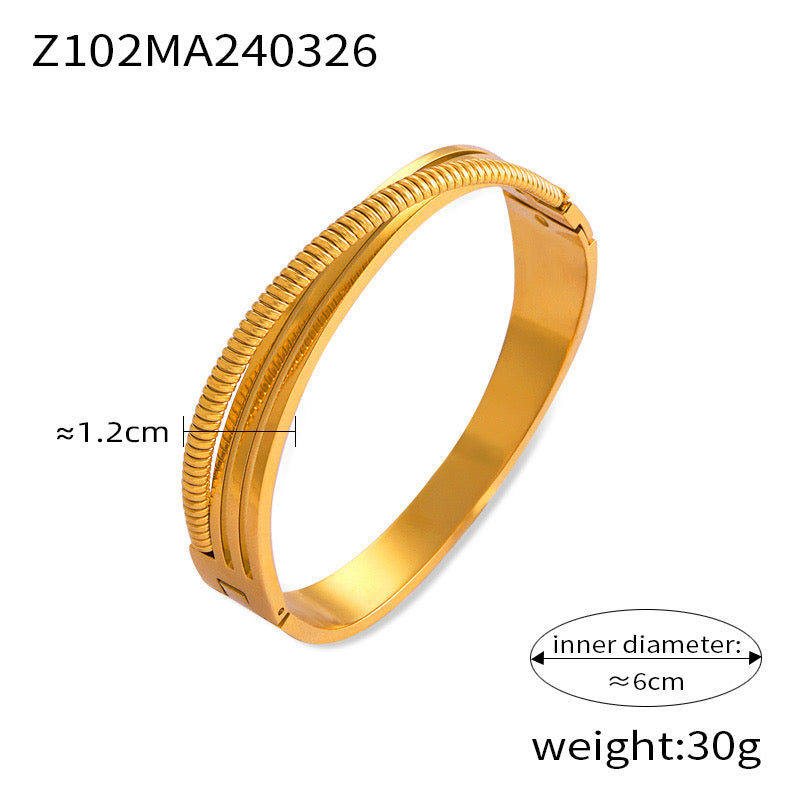 18k Gold Plated Simple Style Spray Flower Petal Titanium Steel Bangle In Bulk