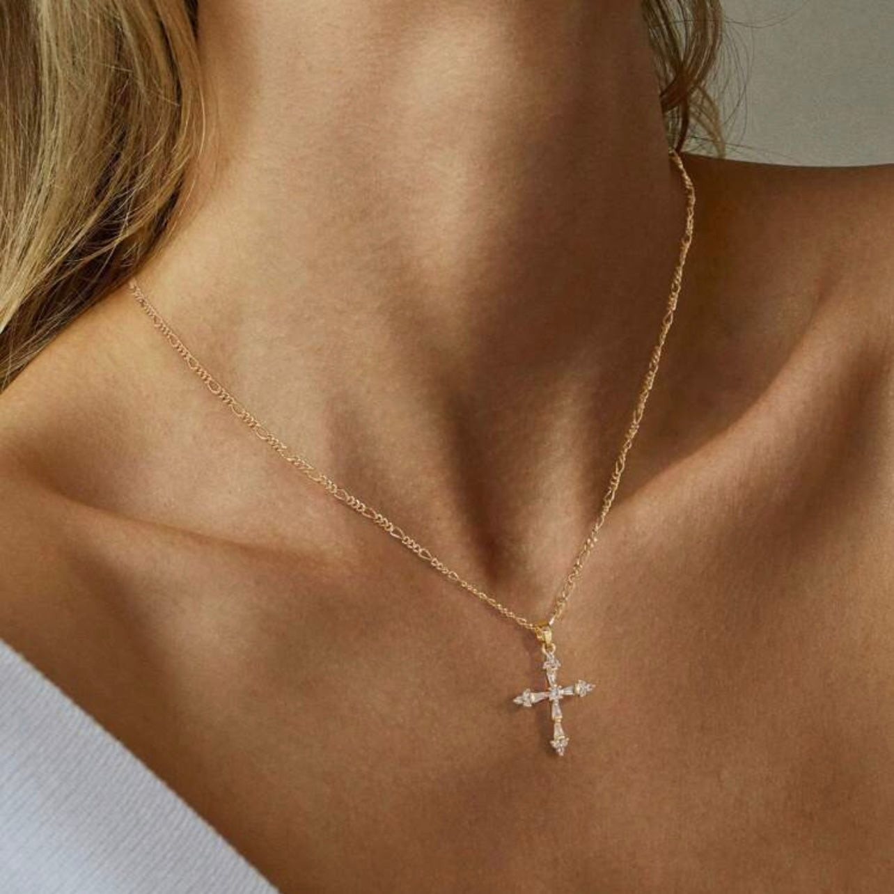 14K Gold Plated Small Cross Pendant Necklace for Women – Elegant Dainty Chain