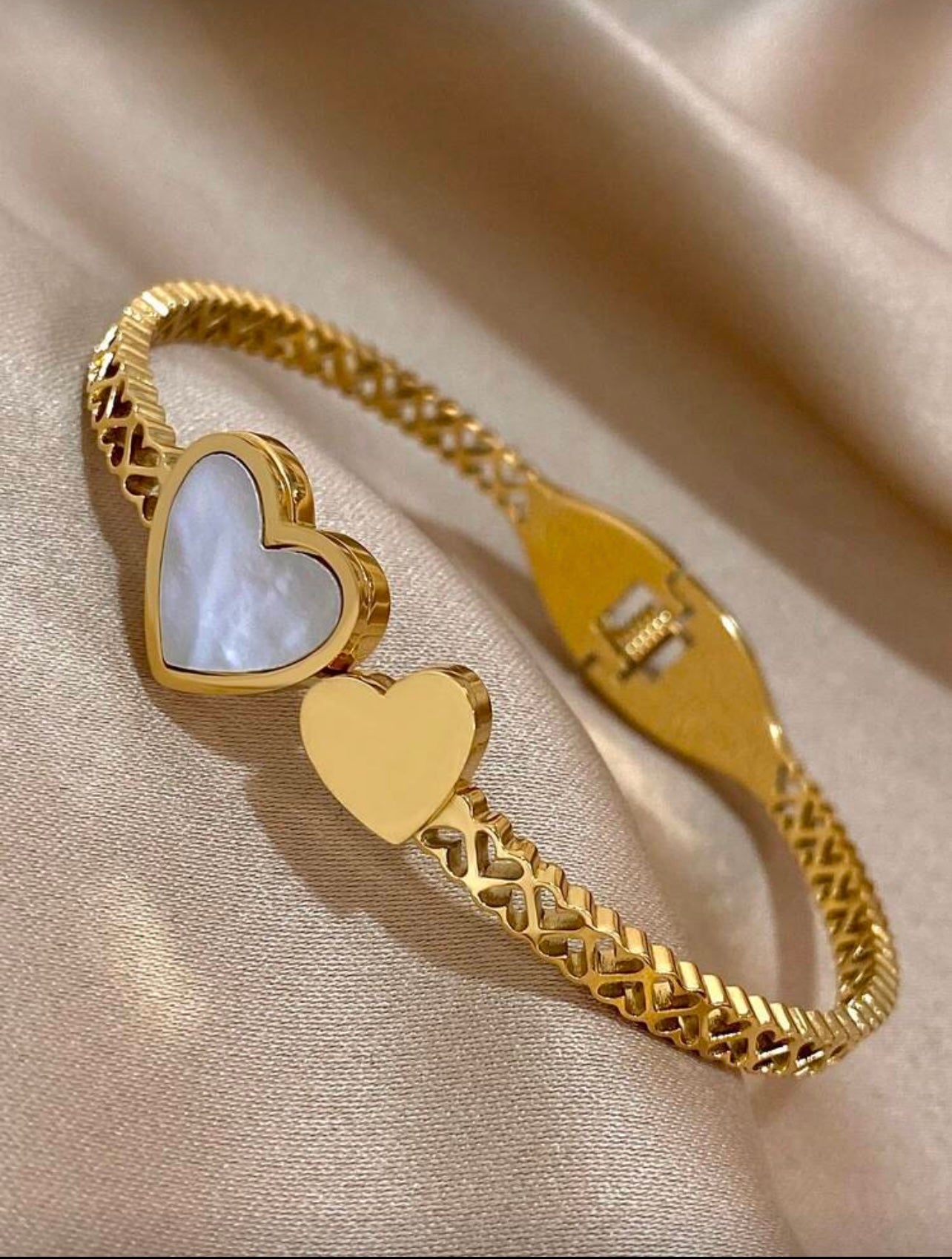 18K Gold Plated Heart Bangle Bracelet – Mother of Pearl Romantic Jewelry