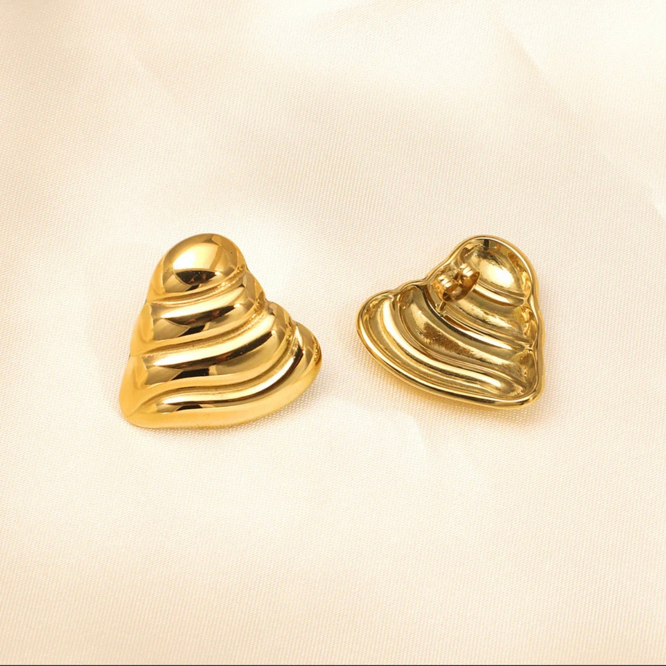 Sculpted Gold Heart Stud Earrings – 18K Gold Plated Stainless Steel