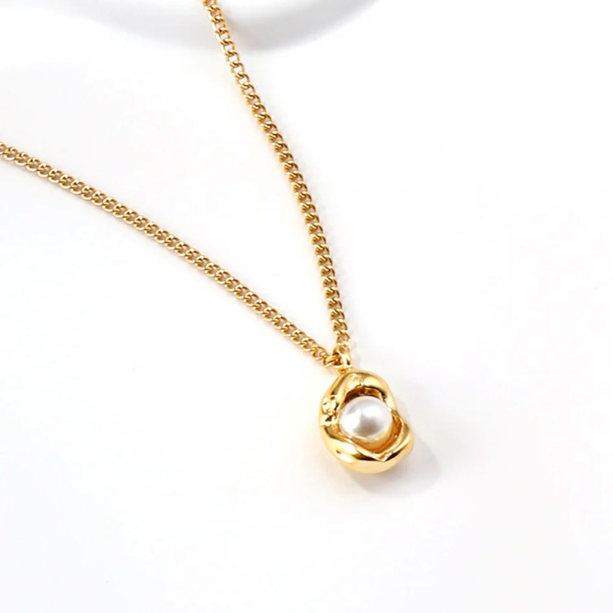 Golden Pearl Hoop Earrings & Necklace Set – 18K Gold Plated