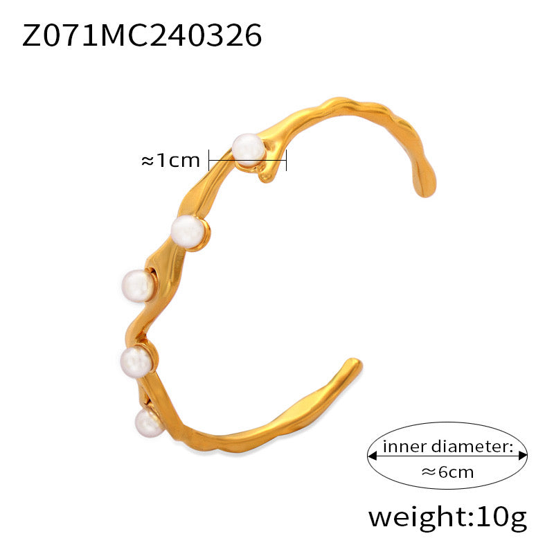 18k Gold Plated Simple Style Spray Flower Petal Titanium Steel Bangle In Bulk