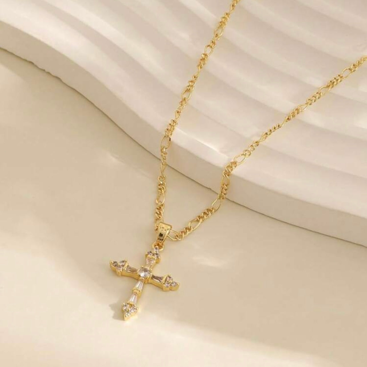14K Gold Plated Small Cross Pendant Necklace for Women – Elegant Dainty Chain