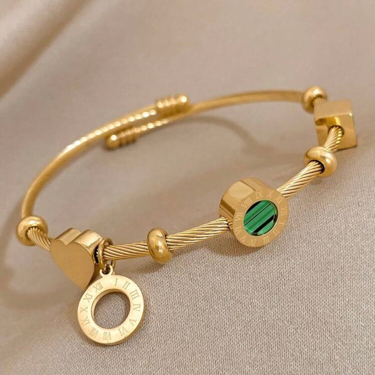 Gold Cable Bracelet with Green Roman Charm – Elegant Minimalist Design