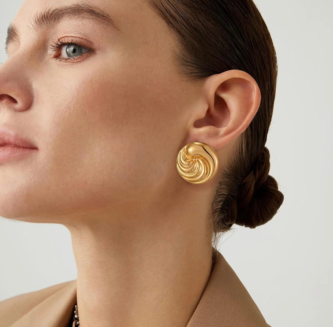 18K Gold Plated Textured Disc Stud Earrings – Hypoallergenic Stainless Stee