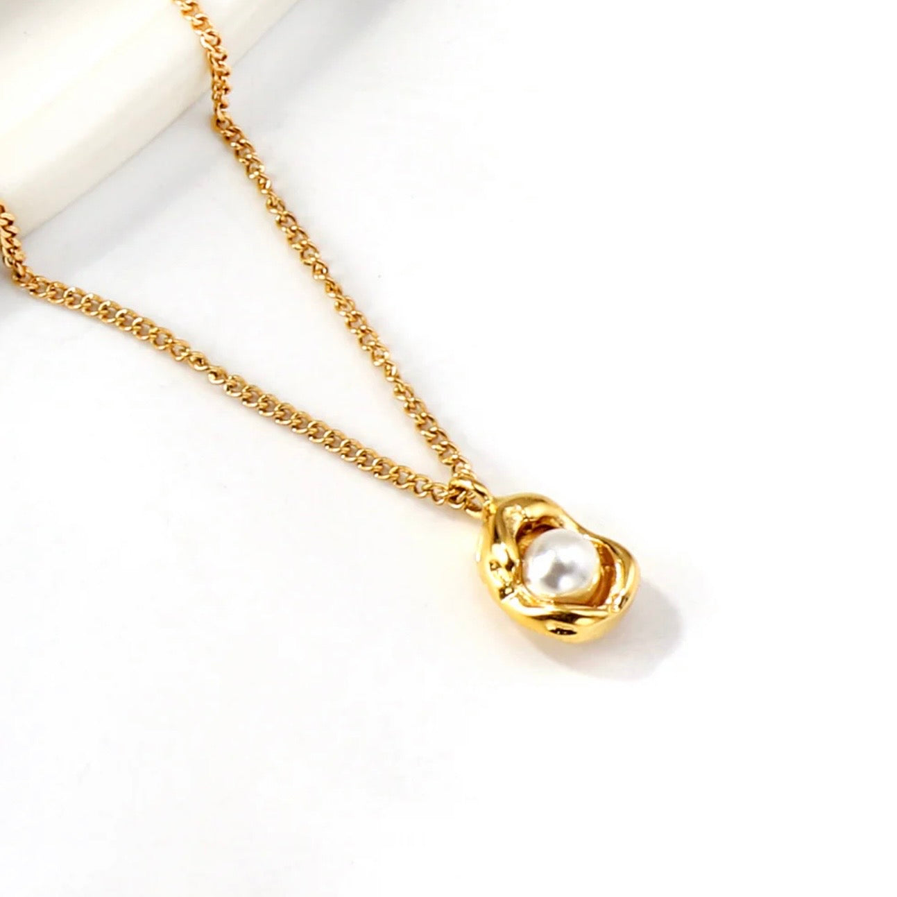 Golden Pearl Hoop Earrings & Necklace Set – 18K Gold Plated